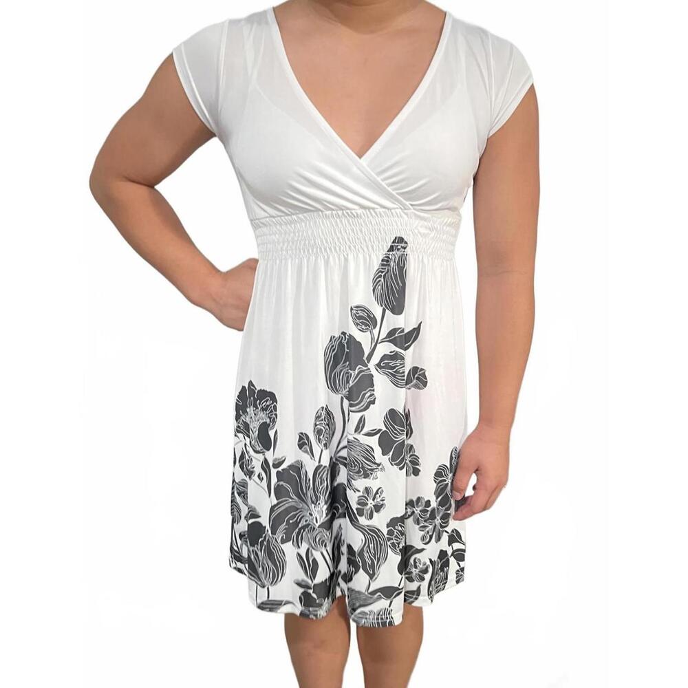 Cristinalove White & Black Floral Print Dress. Size small